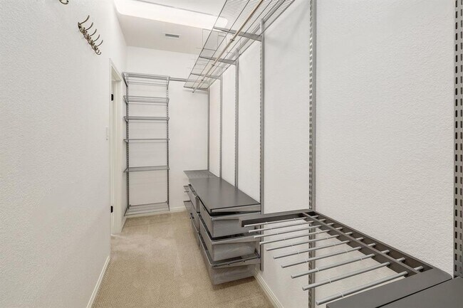 Building Photo - 8216 Fern Bluff Ave