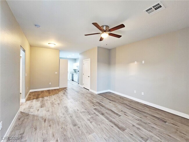 Building Photo - 1111 Sixshooter Ave