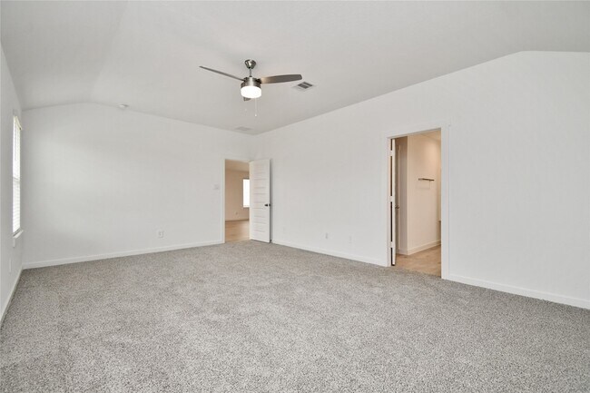 Building Photo - 30330 Reagans Rnch Dr