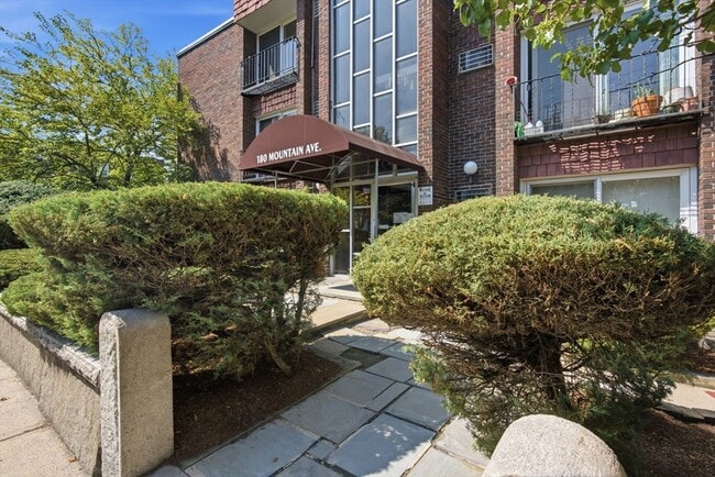 Building Photo - 180 Mountain Ave