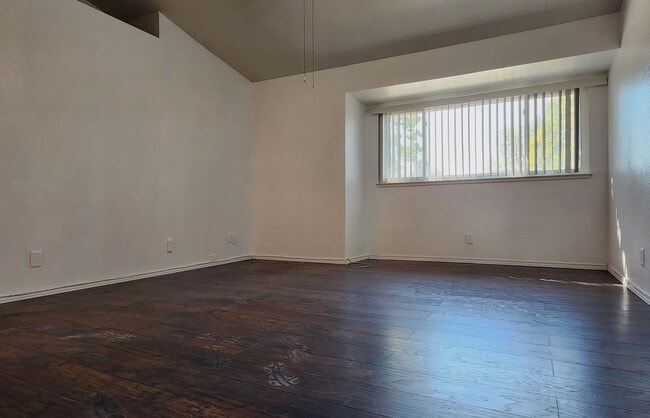 Building Photo - Great Two Story 3BD, 2.5BA Plus Bonus Room...