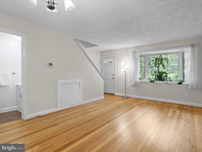 Building Photo - 477 Hampton Ct