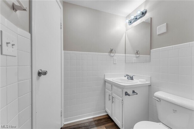 Building Photo - 17575 Howe Rd