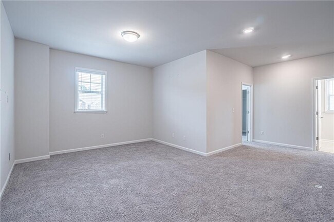 Building Photo - 1825 Wellston Dr