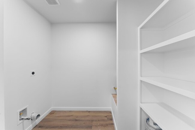 Building Photo - 1507 N Durham Dr