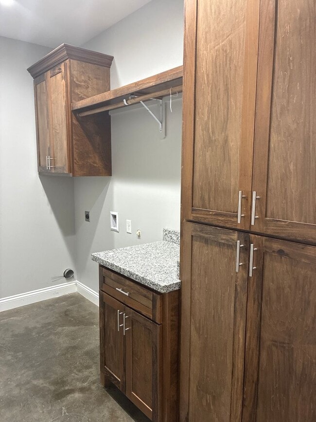 Building Photo - Duplex for lease