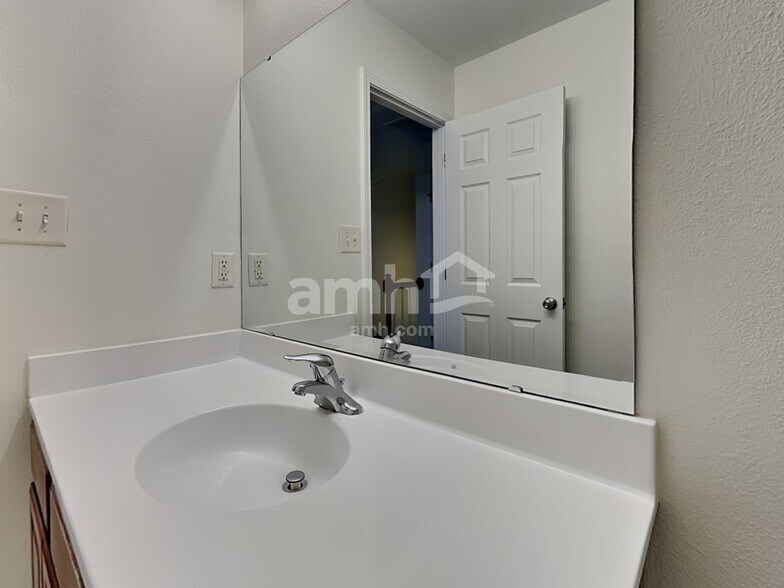 Building Photo - 12812 Walking Stick Dr