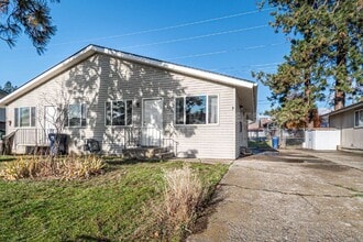 Building Photo - 1419 E Stiner Ave
