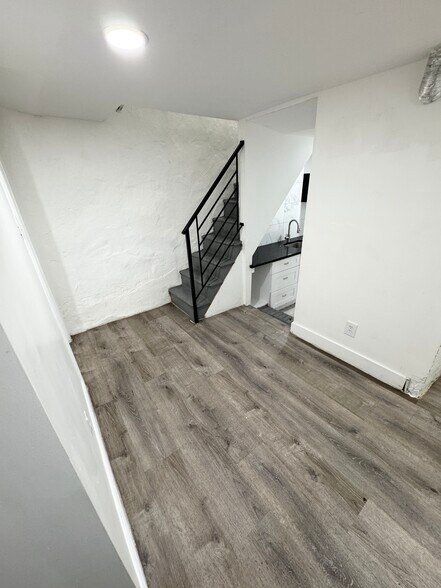 Building Photo - 3934 Glendale St