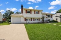 Building Photo - 18 Deerwood Ave