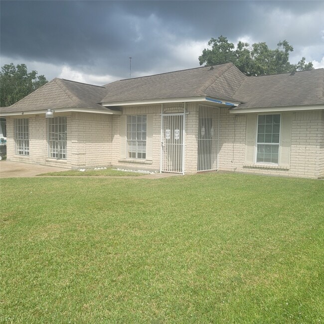 Primary Photo - 2010 Bunzel St