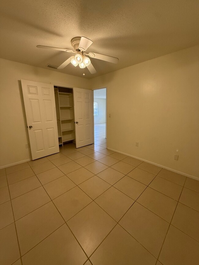 Building Photo - 122 South Rd