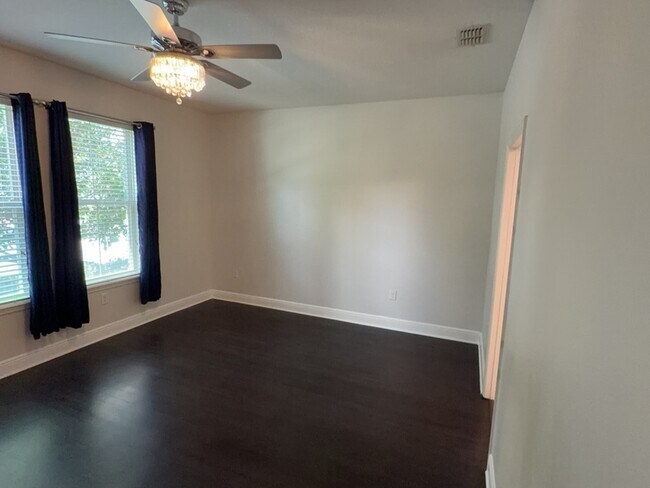 Building Photo - 15543 Waterleigh Cove Dr