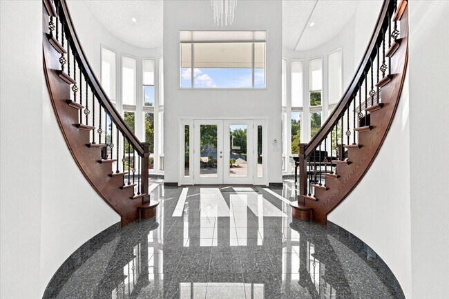 Building Photo - 6122 Trailwood Ln