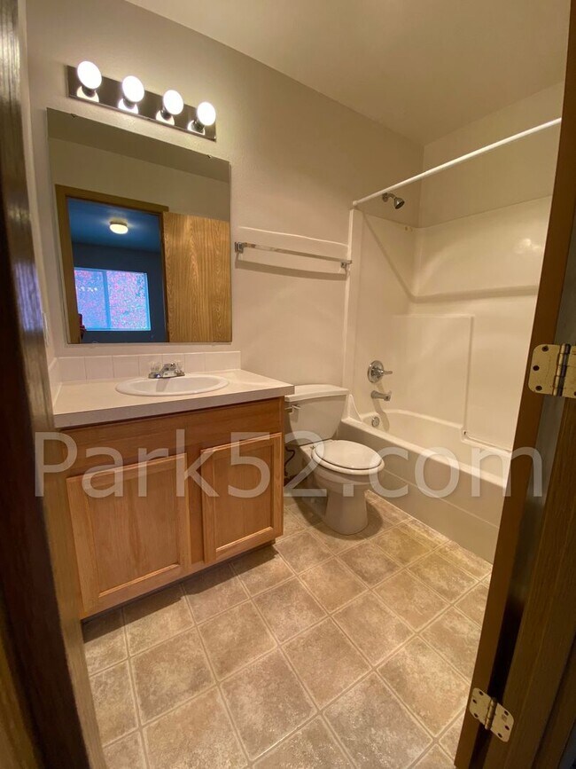 Building Photo - $300 Off First Full Month!  2 Bedroom 2 Bathroom - Upper Level Condo - Bonney Lake - #L3