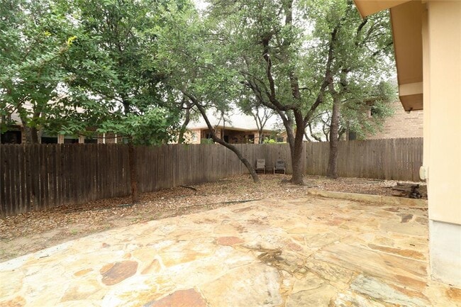 Building Photo - 528 Loma Cedro Bend
