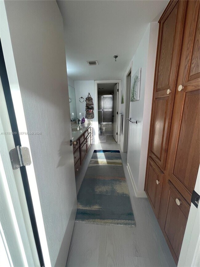 Building Photo - 5047 N Hwy A1A