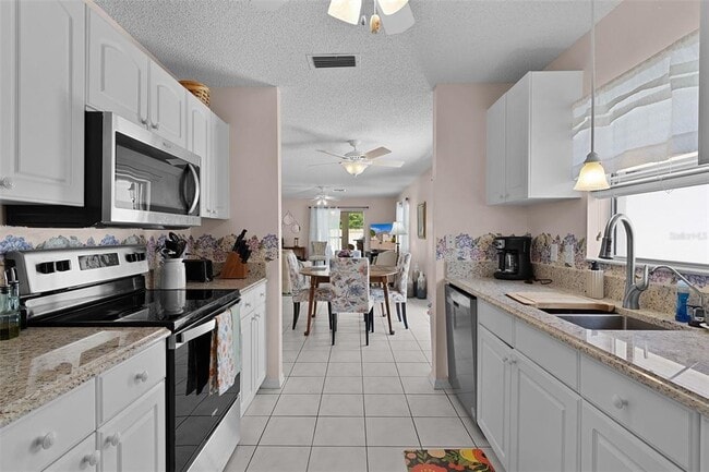 Building Photo - 1330 La Jolla Cir