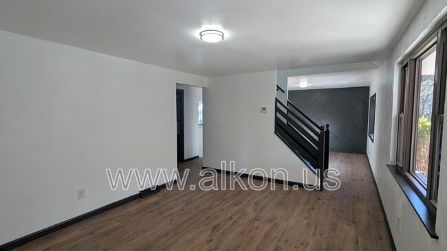 Building Photo - 11225 Azalea Dr