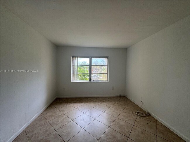 Building Photo - 14034 SW 90th Ave