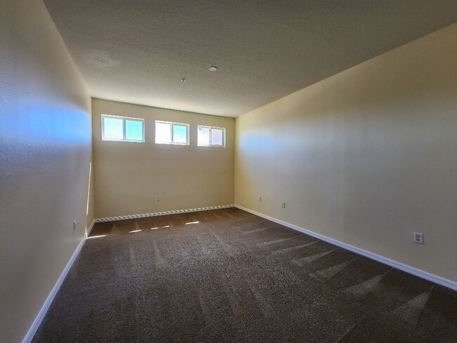 Building Photo - Gorgeous 3-Bedroom, 2.5-Bathroom Townhome in Orlando