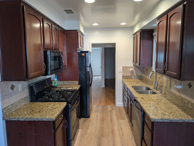 Building Photo - 748 W Gage Ave