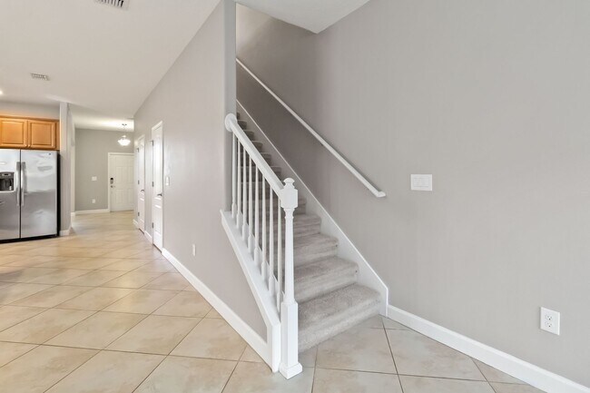 Building Photo - 3/2.5 Beautiful Energy Efficient Home in H...