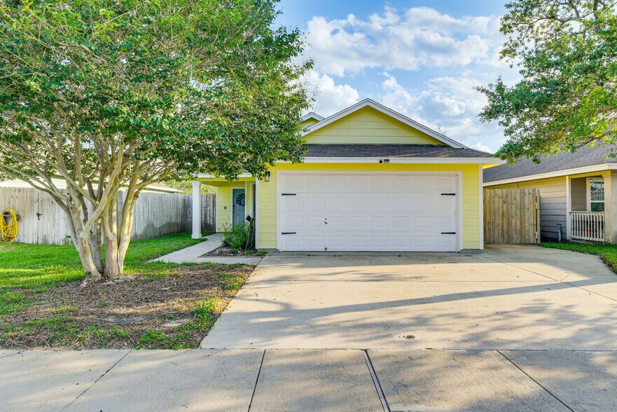 Building Photo - 1509 Oak Harbor Dr