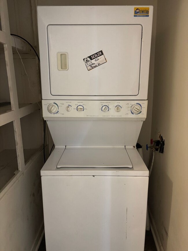 Building Photo - 2408 Brown St