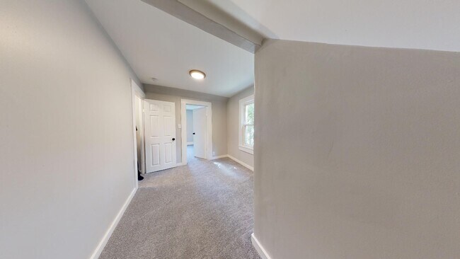 Building Photo - Old Brooklyn - 3 Bedroom Single Family Home