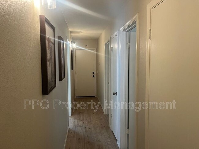 Building Photo - 16749 N 157th Ave