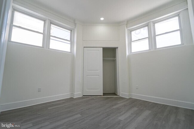 Building Photo - 2410 Wharton St