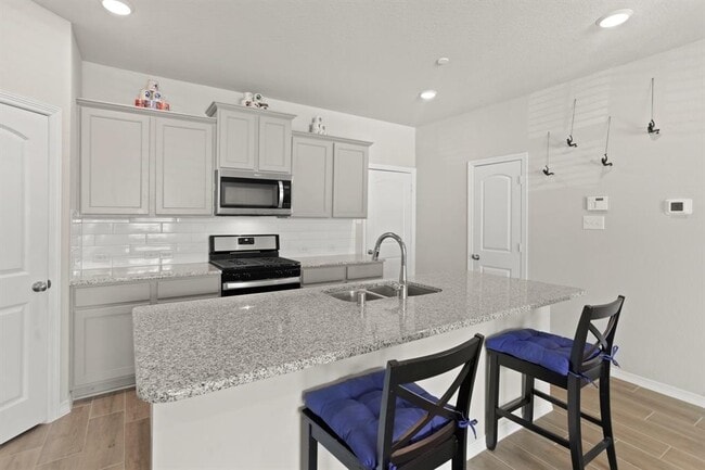 Building Photo - 8050 Scanlan Trce