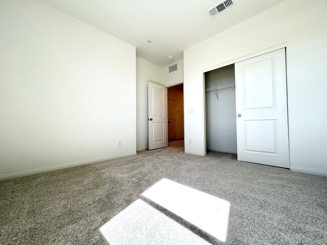 Building Photo - Brand new Townhome!   Summerlin West