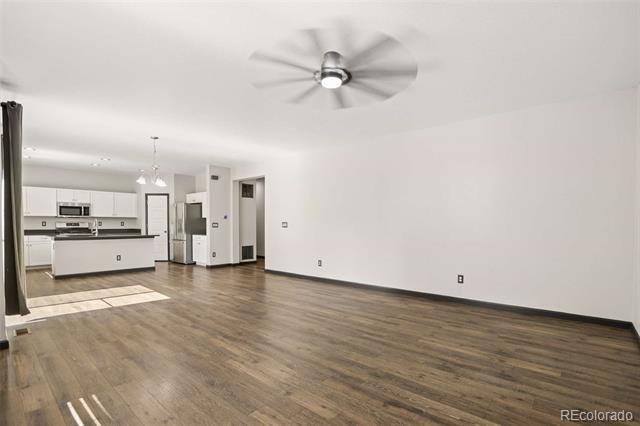 Building Photo - 92 Homestead Way