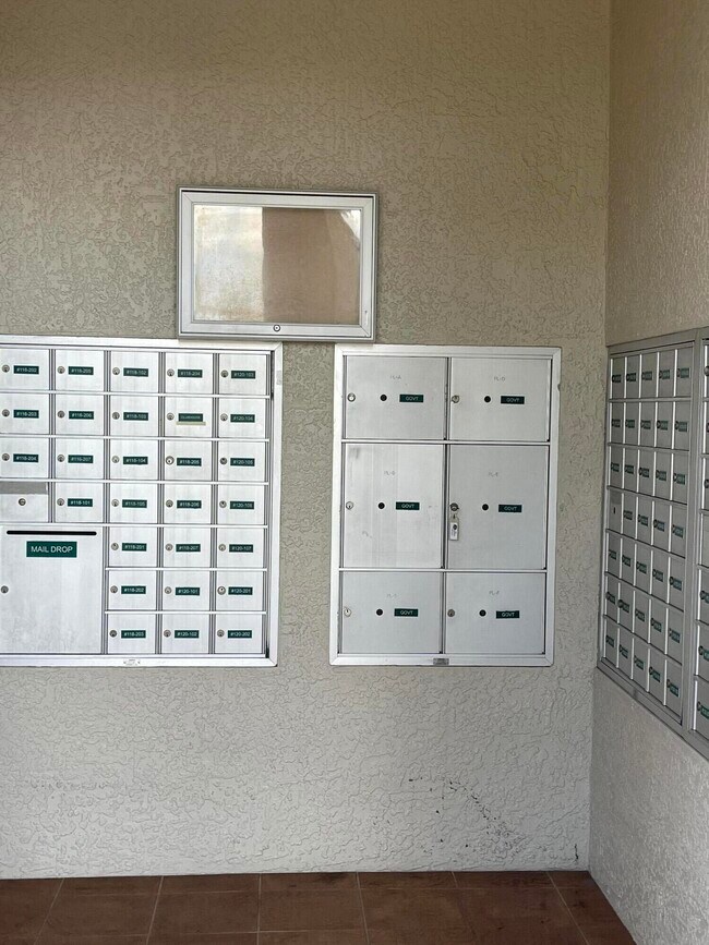 Building Photo - 156 SW Peacock Blvd