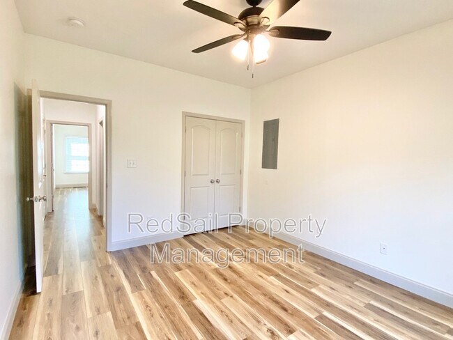 Building Photo - 5309 Rhoda Ln