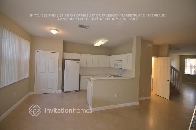 Building Photo - 7732 NW 114th Pl