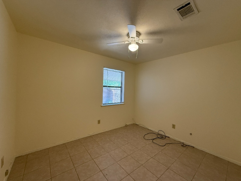 Building Photo - 224 Bluebird Ln