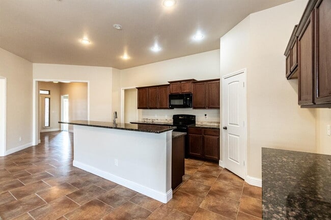 Building Photo - Beautiful open 4/2/2 in Frenship School Di...