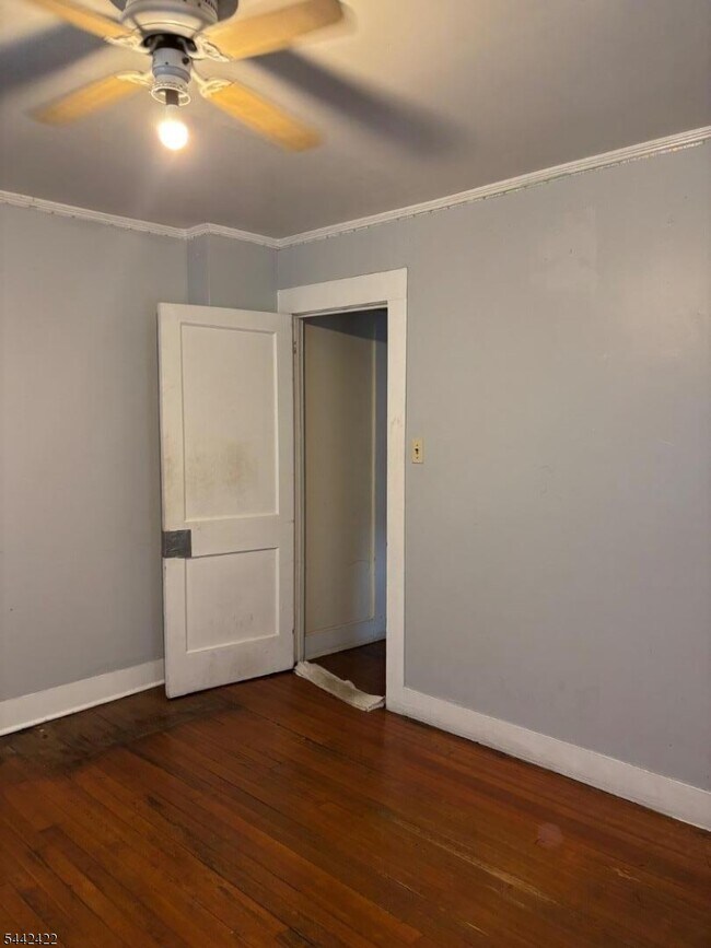 Building Photo - 9 Cottage Ln