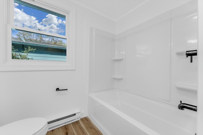 Building Photo - 702 E Park Ave