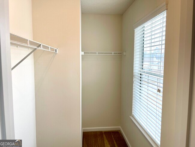 Building Photo - 490 Cherry Branch Ln