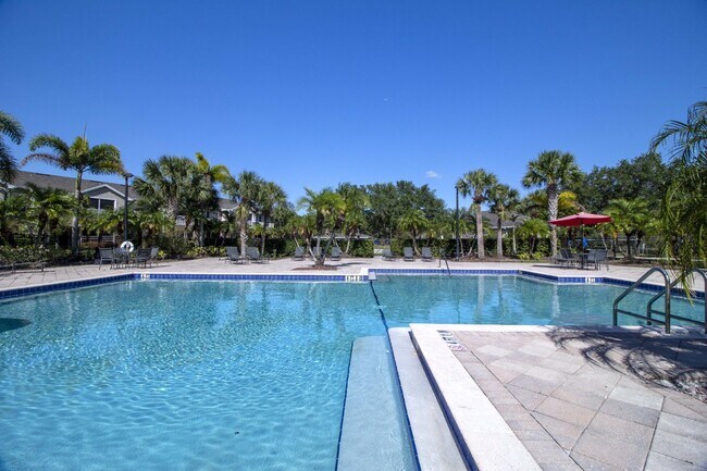 Building Photo - 2 Bedroom Condo W/ Garage in Lakewood Ranch