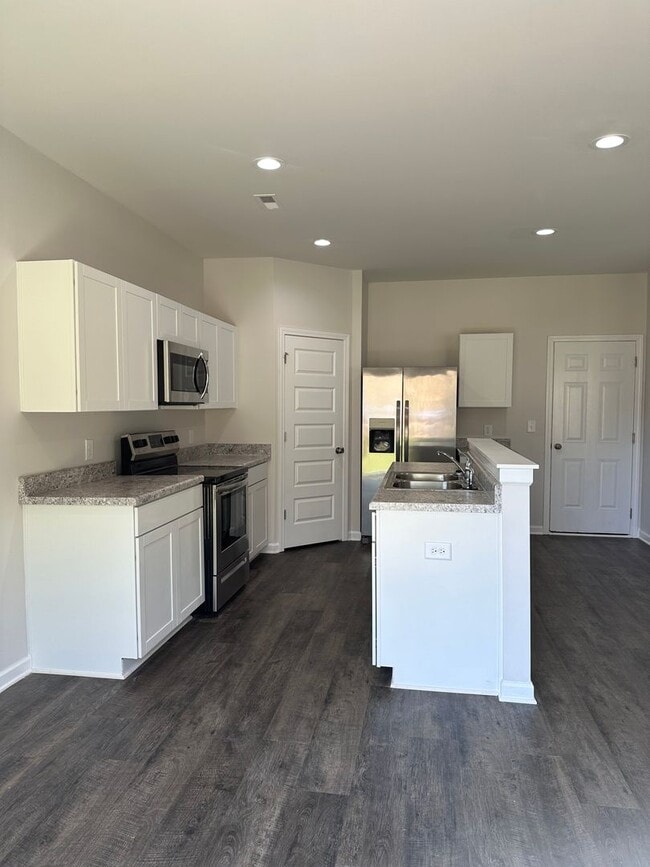 Building Photo - Three Bedroom | Two and a Half Bathroom Home in Cullman