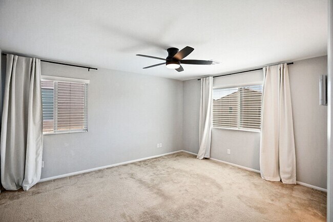 Building Photo - Beautiful 3-Bedroom Home in the Gated Sedona Ranch Community