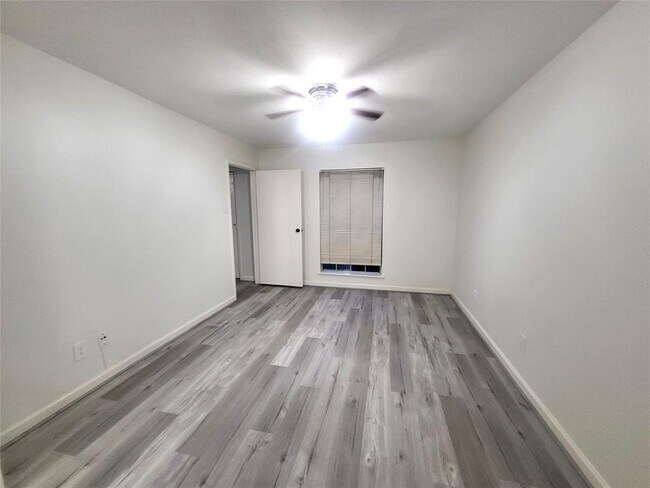 Building Photo - 8787 Brae Acres Rd