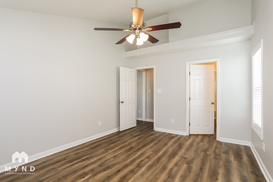 Building Photo - 1256 Sweetgrass St