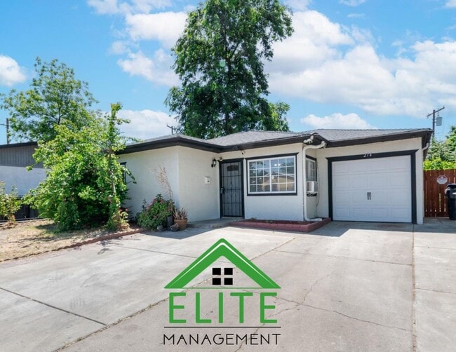Building Photo - Charming Updated Home in Convenient Sacram...