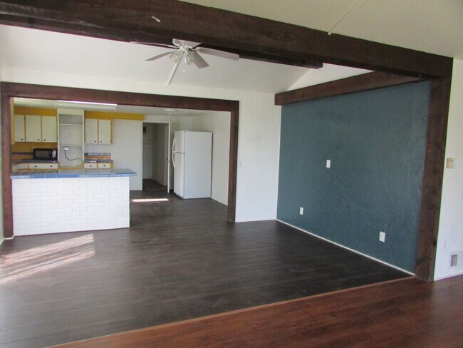 Building Photo - Ranch Style Farm